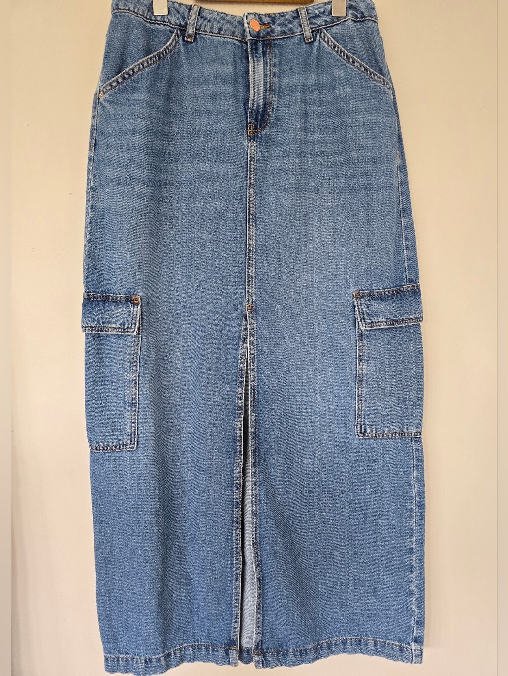 Only Blue Denim Cargo Midi Skirt. WOMEN'S SIZE M.